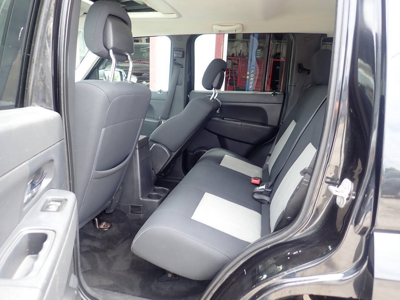 Used 2010 Jeep Liberty Sport w/ Popular Equipment Group AWD/4WD image 13