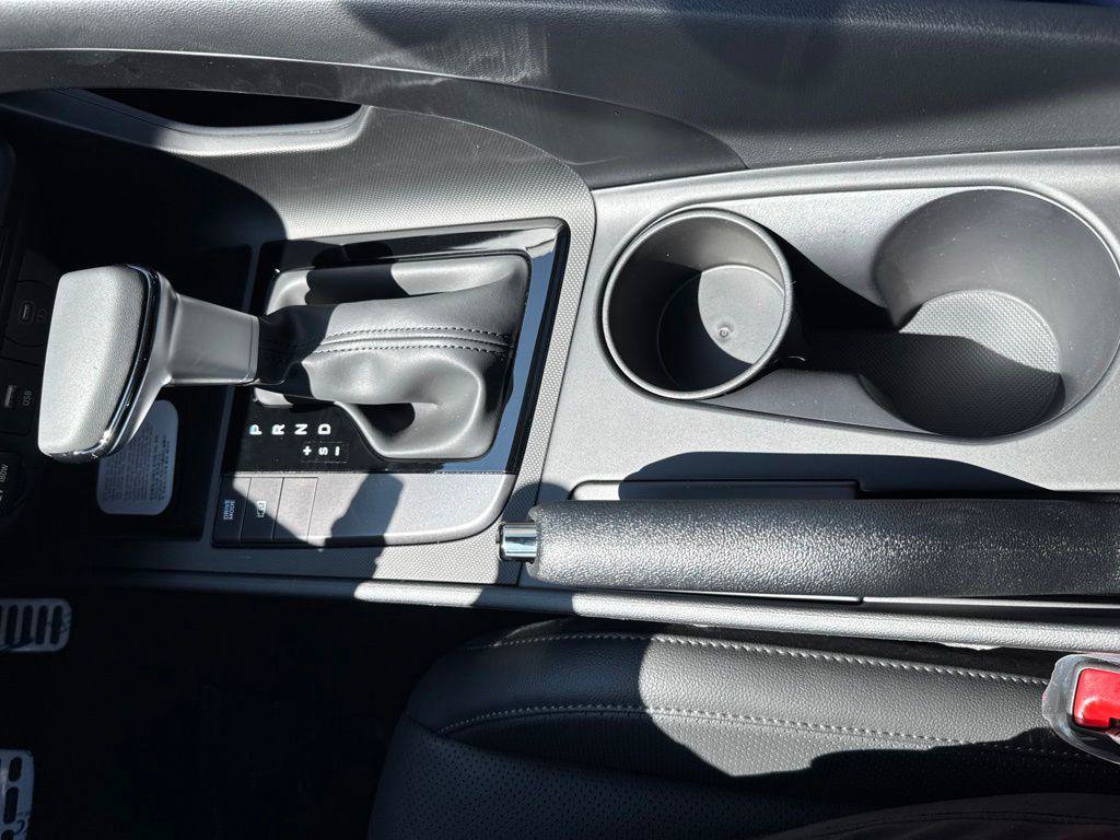 New 2026 Hyundai Elantra SEL Sport FWD image 17