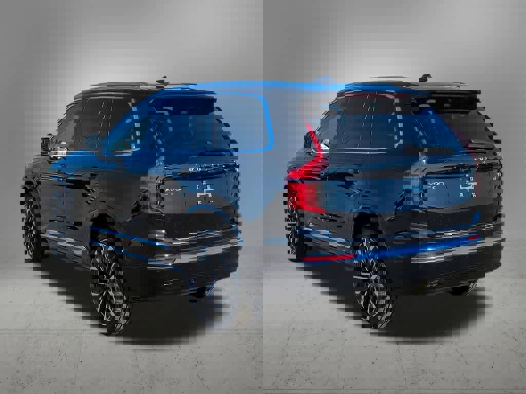 Used 2026 Volvo XC90 B6 Plus w/ Protection Package Premier image 4