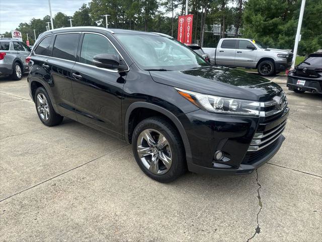 Certified 2017 Toyota Highlander Limited Platinum FWD image 8