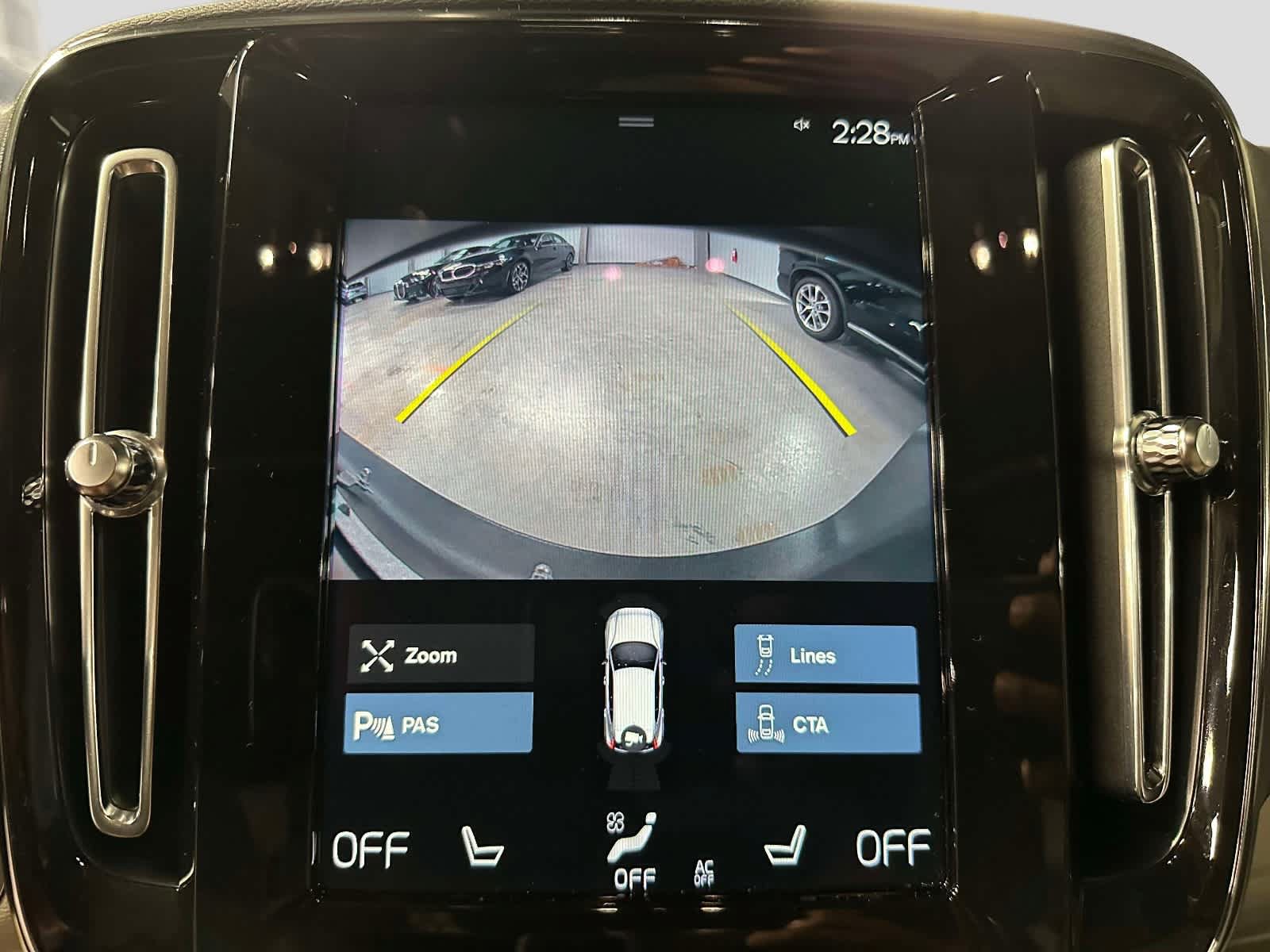 Used 2022 Volvo XC40 T5 Momentum AWD/4WD image 25