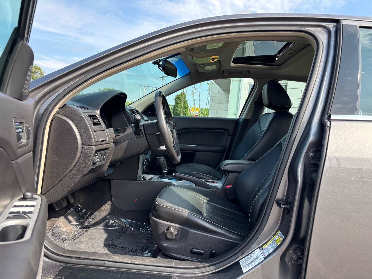 Used 2010 Mercury Milan Premier AWD/4WD image 16