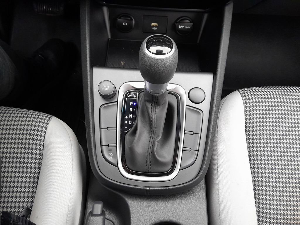 Used 2022 Hyundai Kona SE image 26