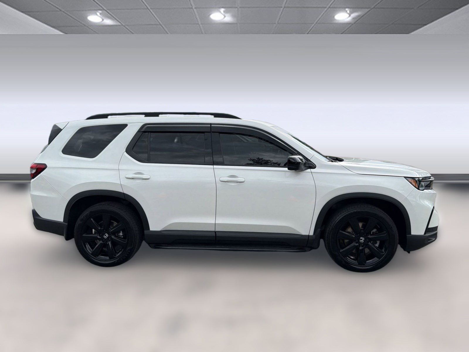Used 2025 Honda Pilot Black Edition image 8