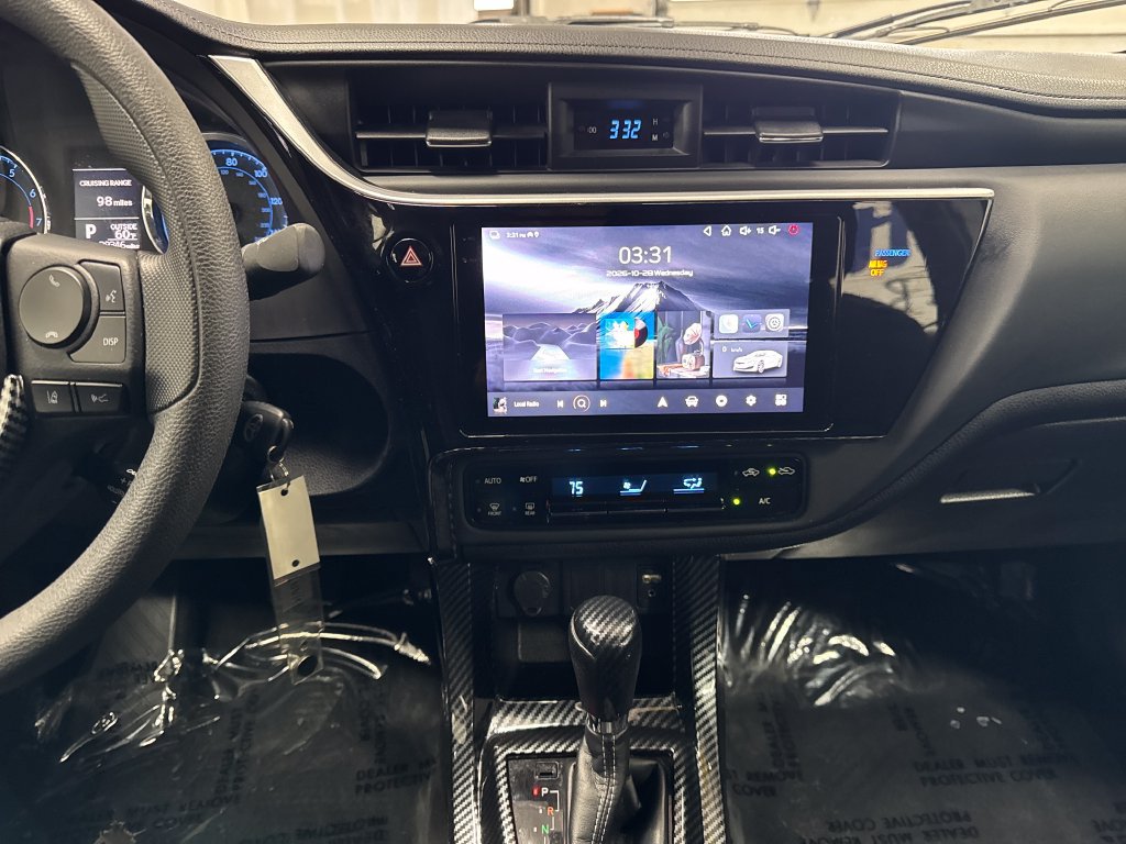 Used 2018 Toyota Corolla LE FWD image 19