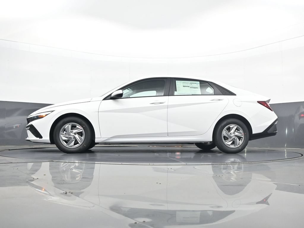 New 2026 Hyundai Elantra SE FWD image 28