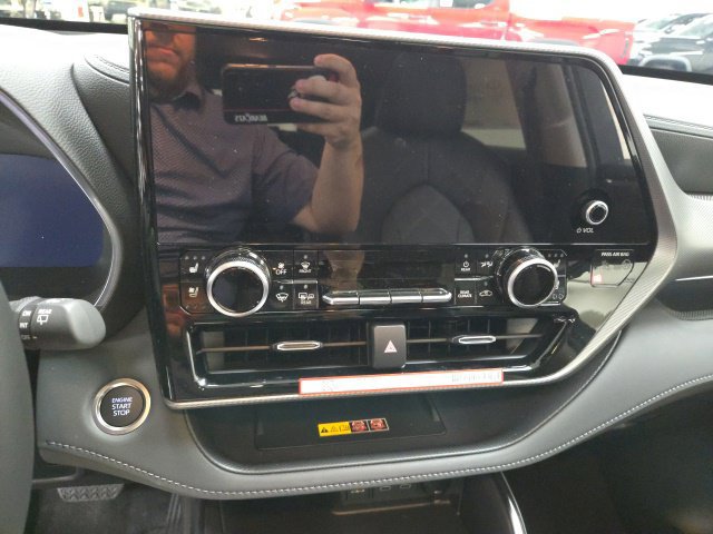 New 2026 Toyota Highlander Platinum AWD/4WD image 27
