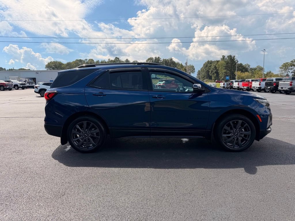 Used 2022 Chevrolet Equinox RS w/ Infotainment Package AWD/4WD image 11