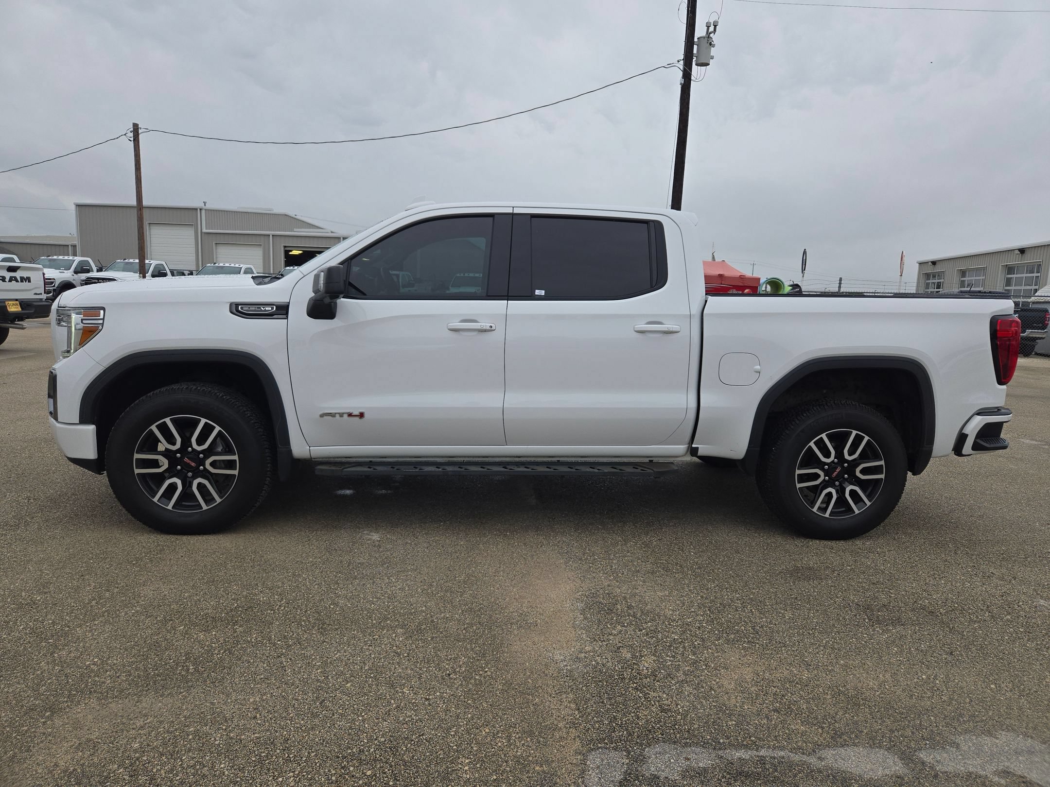 Used 2021 GMC Sierra 1500 AT4 w/ AT4 Value Package AWD/4WD image 6