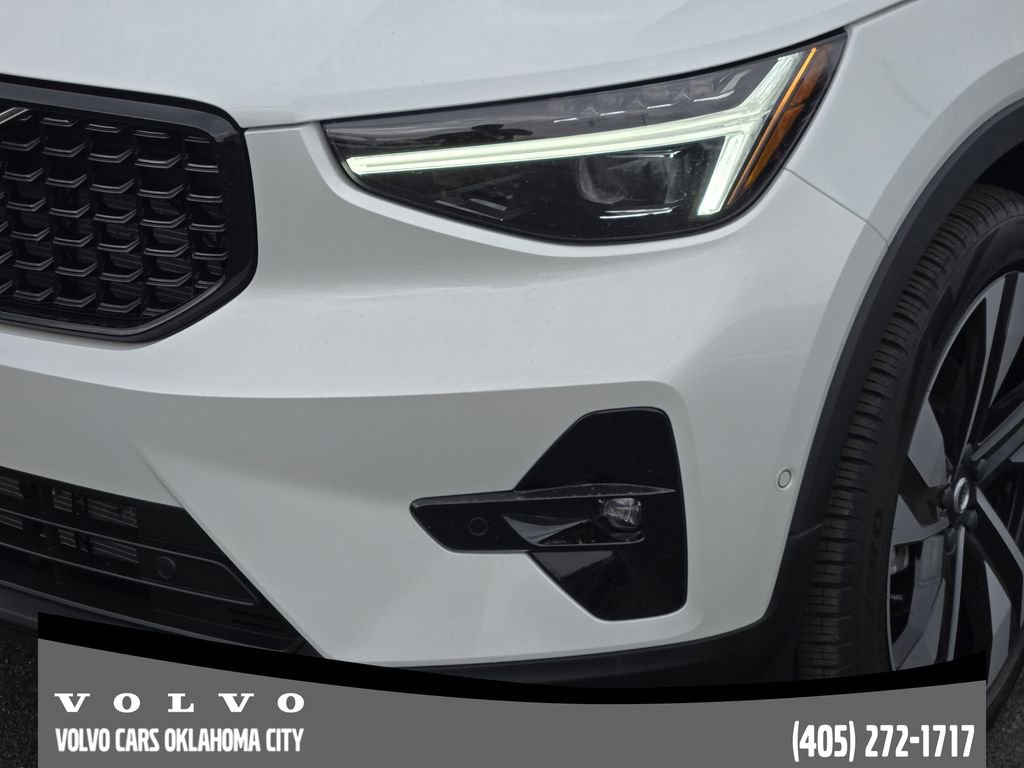 Certified 2023 Volvo XC40 B5 Ultimate w/ Protection Package Premier image 8