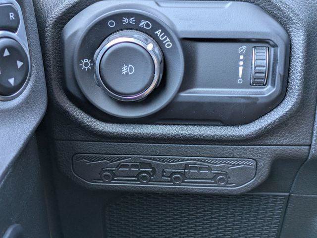 Certified 2025 Jeep Wrangler Sport AWD/4WD image 16