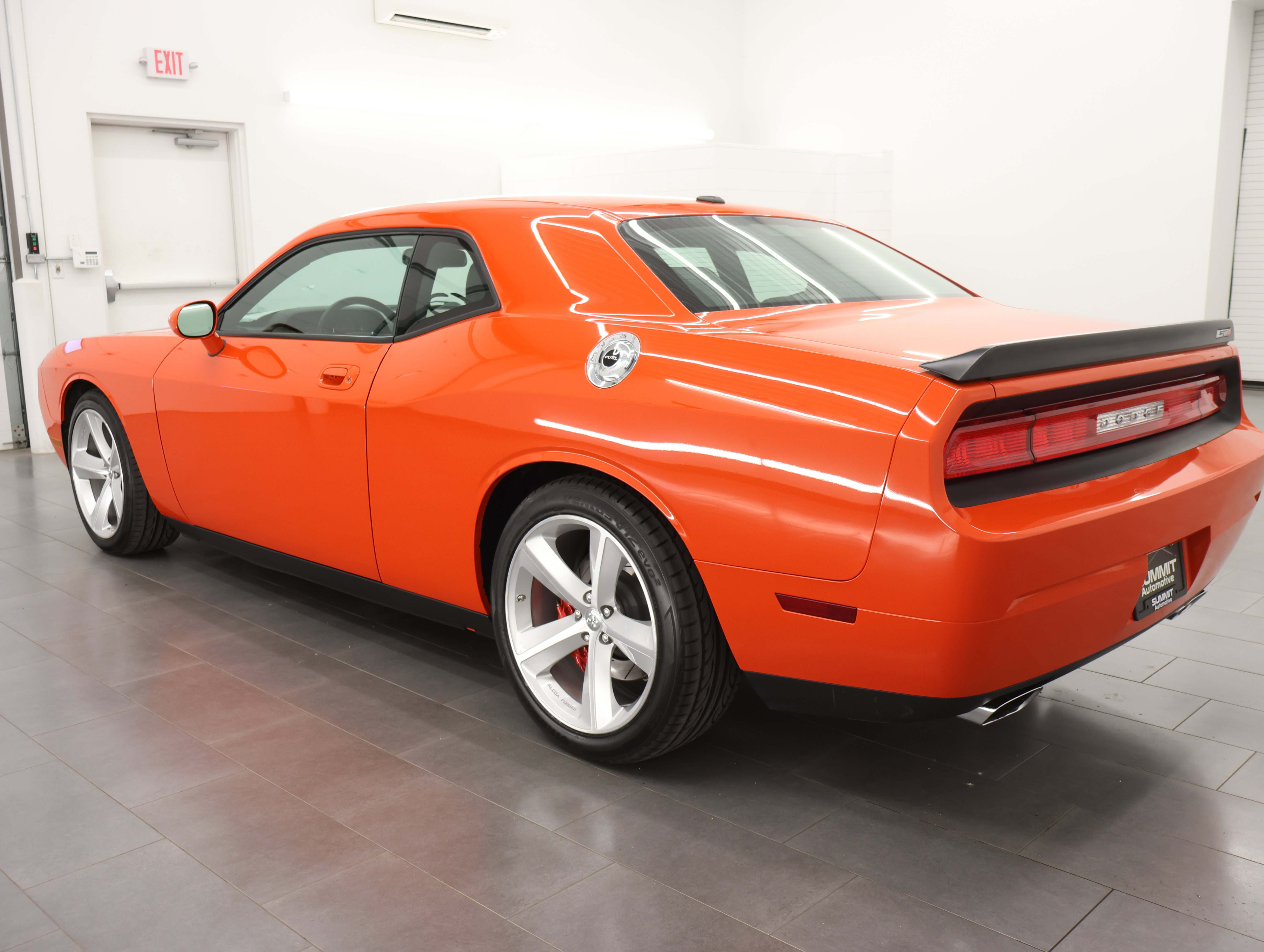 Used 2009 Dodge Challenger SRT8 w/ SRT Option Group II RWD image 6