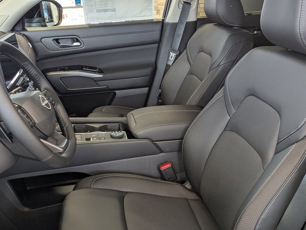 New 2026 Nissan Pathfinder SL image 24