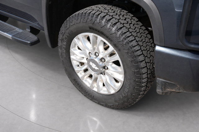 Used 2020 Chevrolet Silverado 2500 High Country AWD/4WD image 9