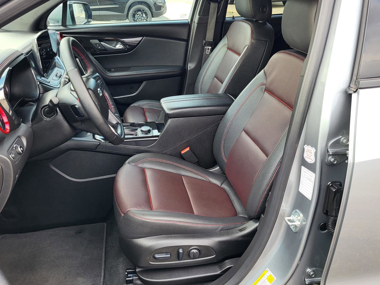 Used 2025 Chevrolet Blazer RS FWD image 17
