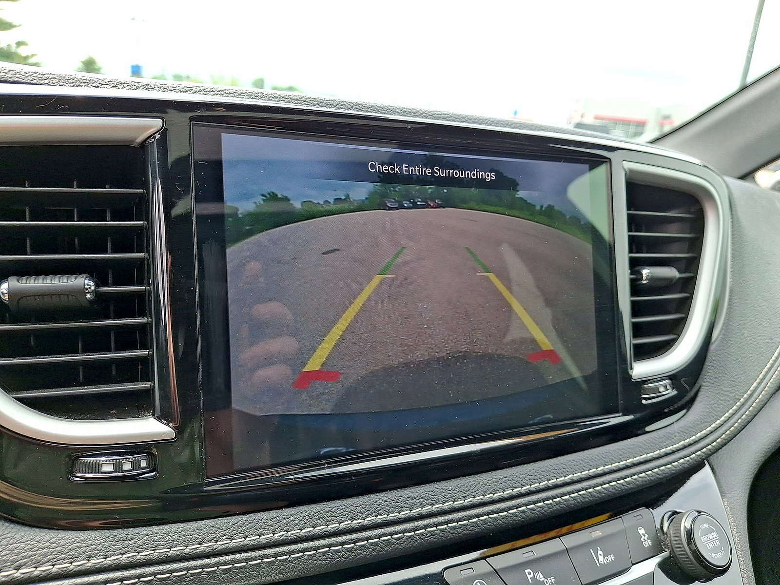 Used 2025 Chrysler Pacifica Select FWD image 15