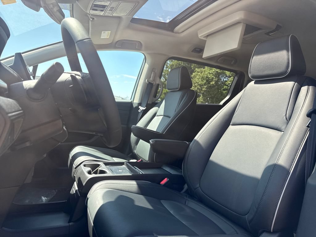 New 2026 Honda Odyssey Touring image 10