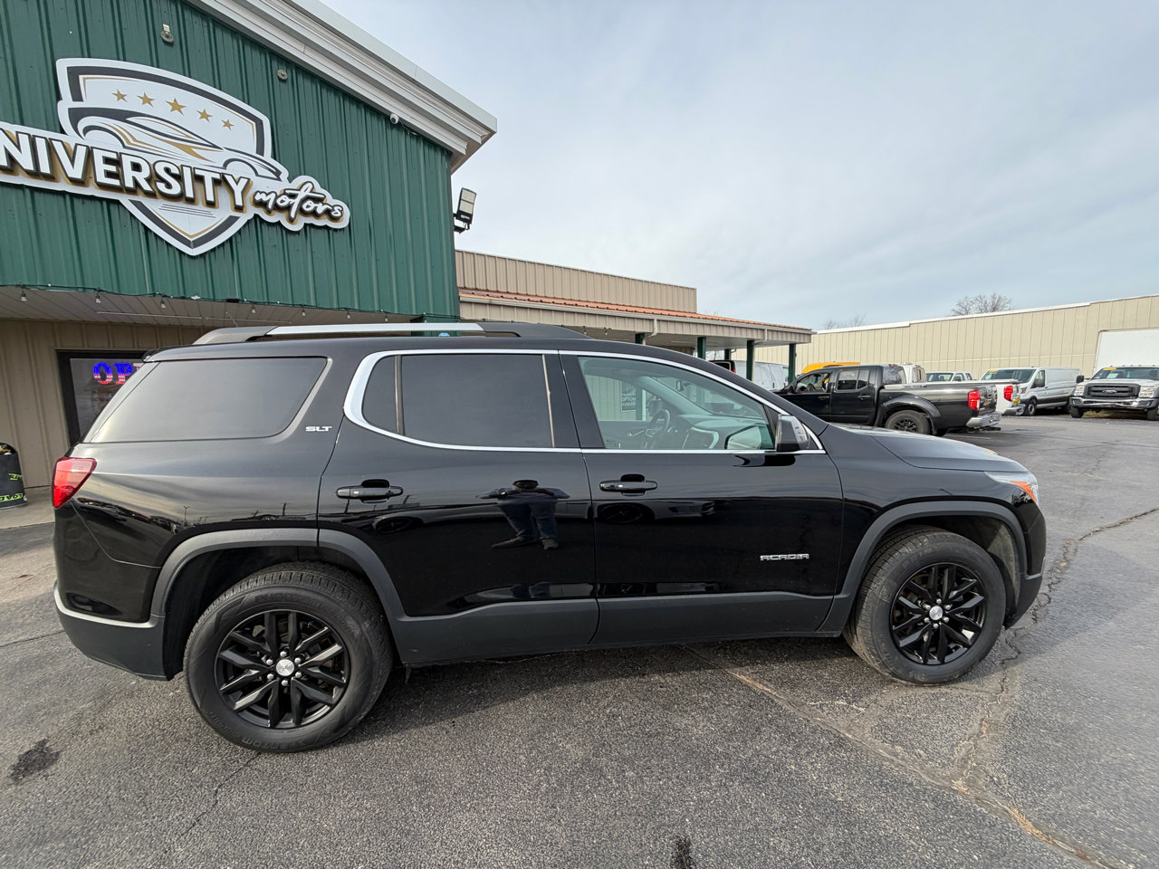 Used 2019 GMC Acadia SLT image 2