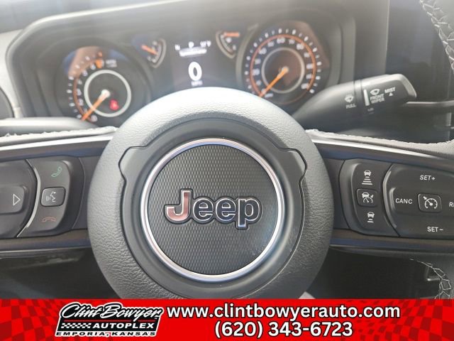 New 2025 Jeep Gladiator Sport image 17