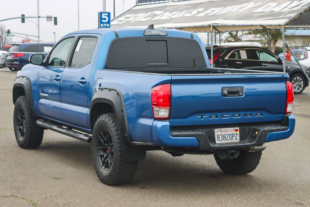 Used 2017 Toyota Tacoma TRD Sport w/ Tow Package image 2