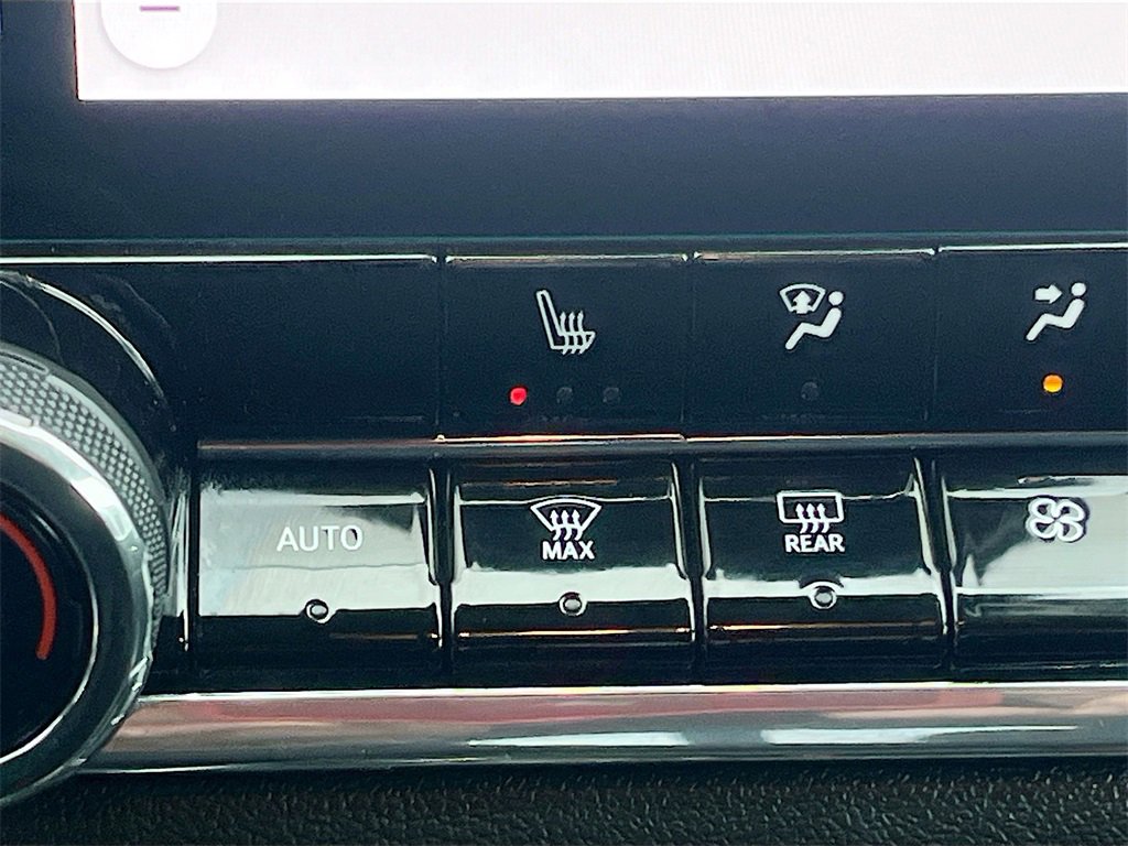 Used 2024 Chevrolet Colorado LT w/ LT Convenience Package III image 21