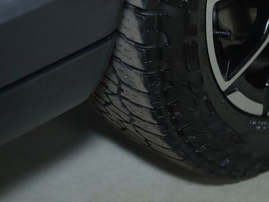 Used 2025 Jeep Compass Trailhawk image 36