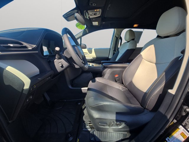 Certified 2026 Toyota Sienna Limited FWD image 10
