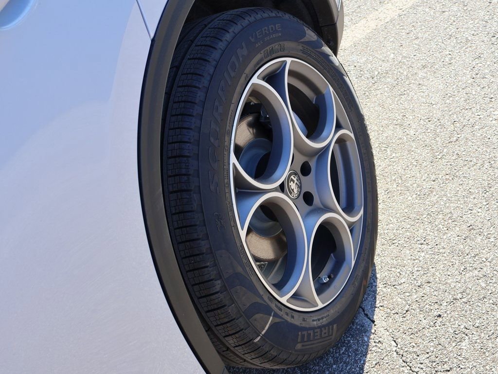 New 2025 Alfa Romeo Stelvio Sprint image 40