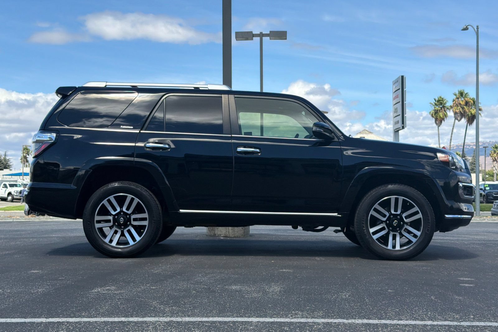 Used 2019 Toyota 4Runner Limited AWD/4WD image 3