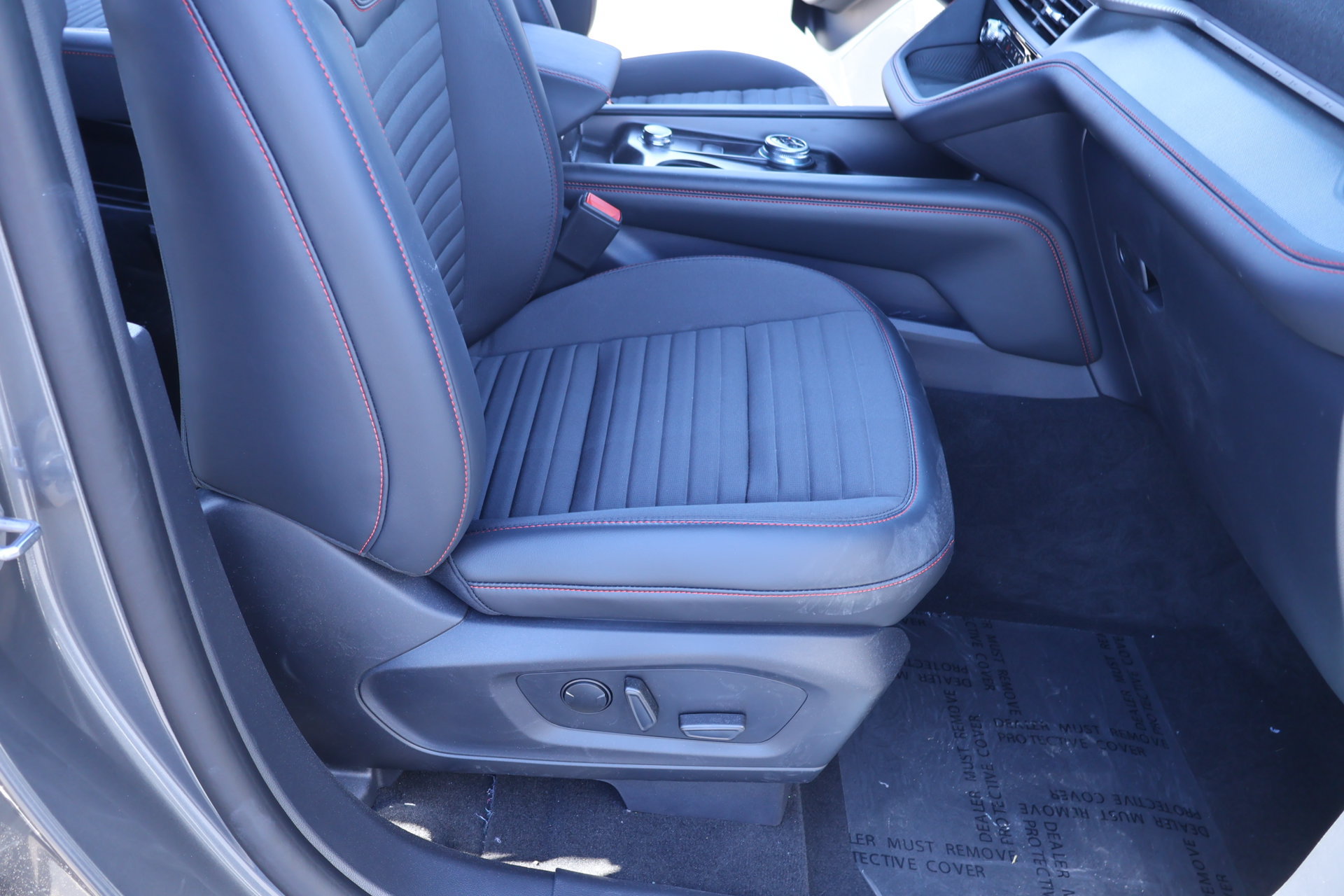 New 2026 Ford Explorer ST-Line AWD/4WD image 15