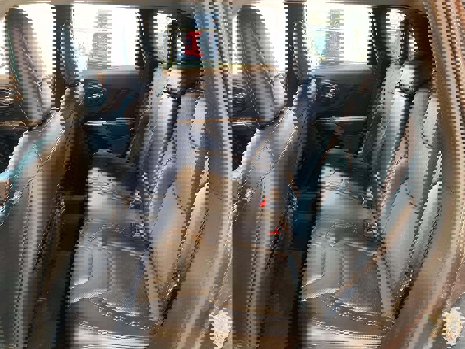 Used 2021 Jeep Cherokee Latitude Lux w/ Comfort/Convenience Group image 25