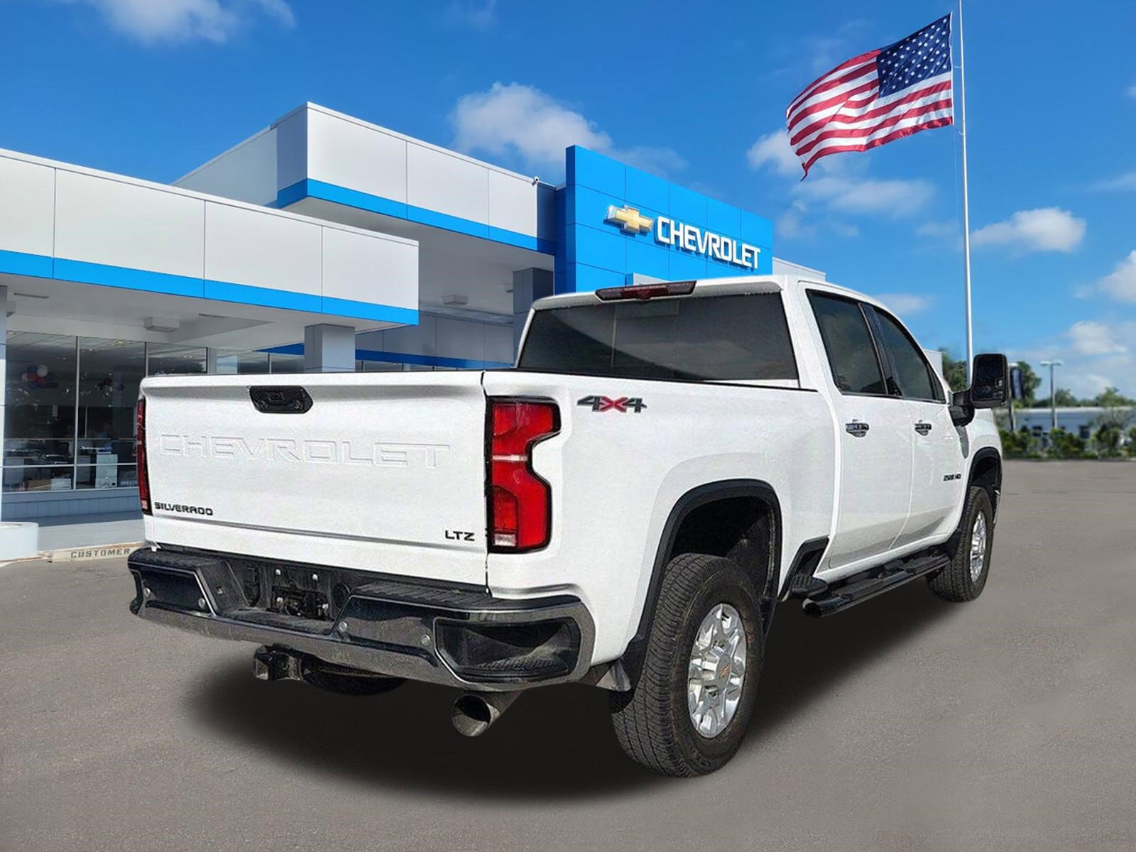 Used 2025 Chevrolet Silverado 2500 LTZ w/ LTZ Convenience Package AWD/4WD image 4
