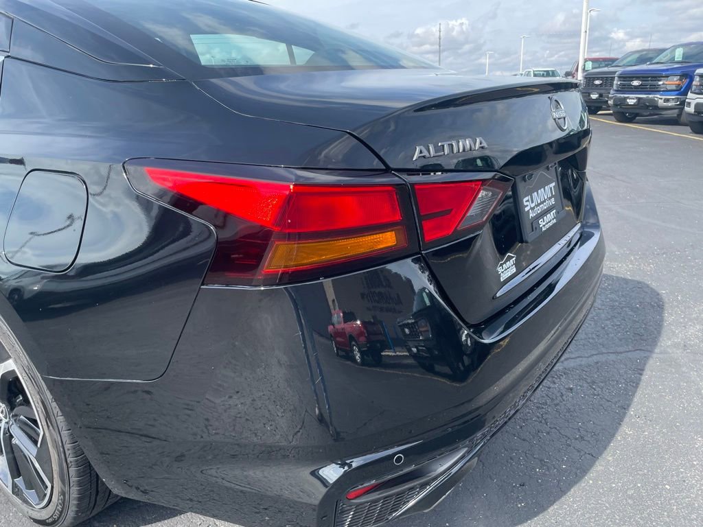 Used 2024 Nissan Altima 2.5 SR FWD image 35