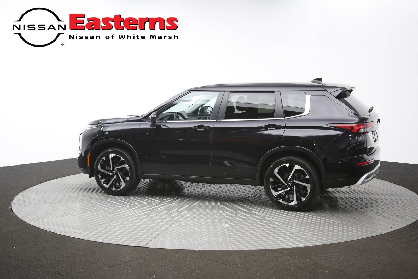 Used 2024 Mitsubishi Outlander AWD image 61