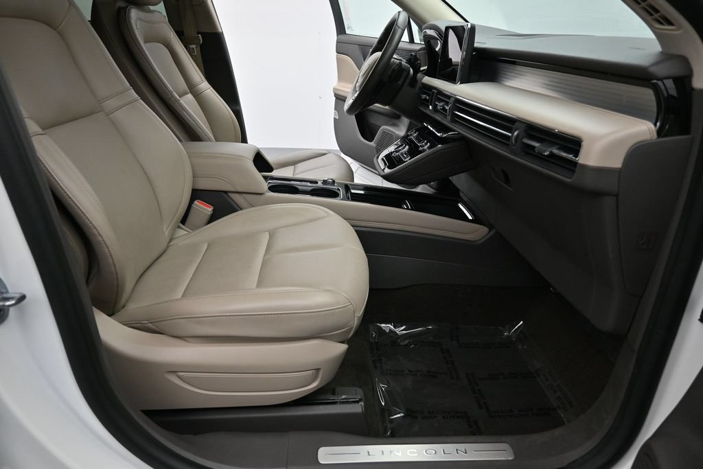 Used 2020 Lincoln Corsair AWD w/ Equipment Group 101A image 18