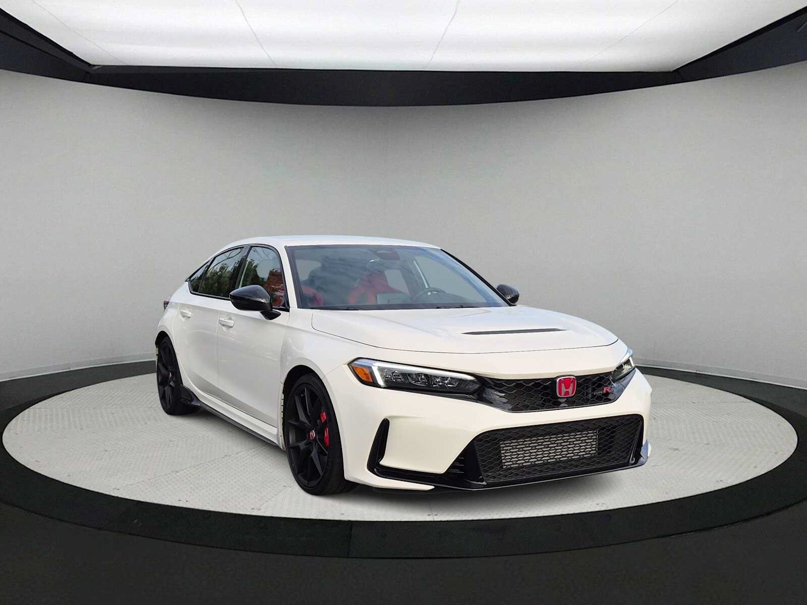 Used 2025 Honda Civic Type R image 2