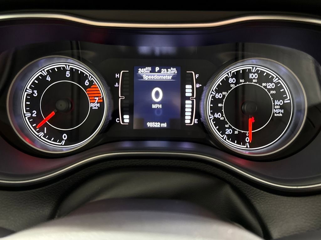 Used 2019 Jeep Cherokee Latitude Plus w/ Comfort/Convenience Group image 14