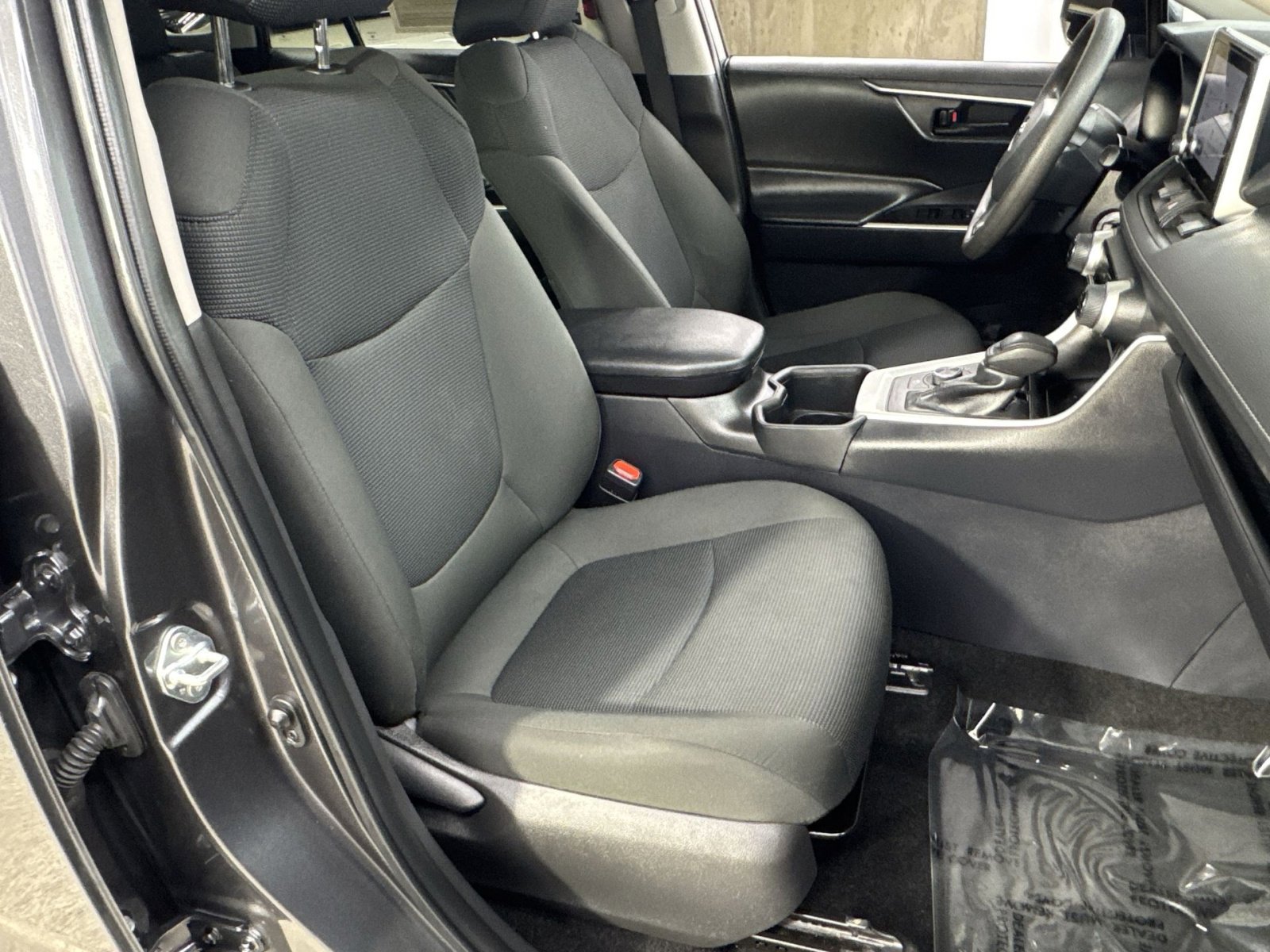 Used 2025 Toyota RAV4 LE AWD/4WD image 39