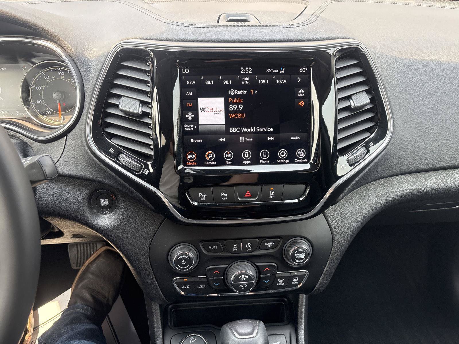 Used 2021 Jeep Cherokee Limited w/ Elite Package AWD/4WD image 21