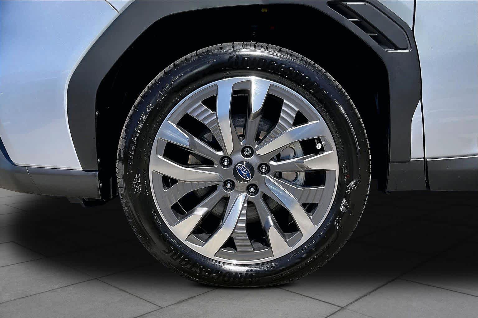 Used 2025 Subaru Forester Touring AWD/4WD image 11