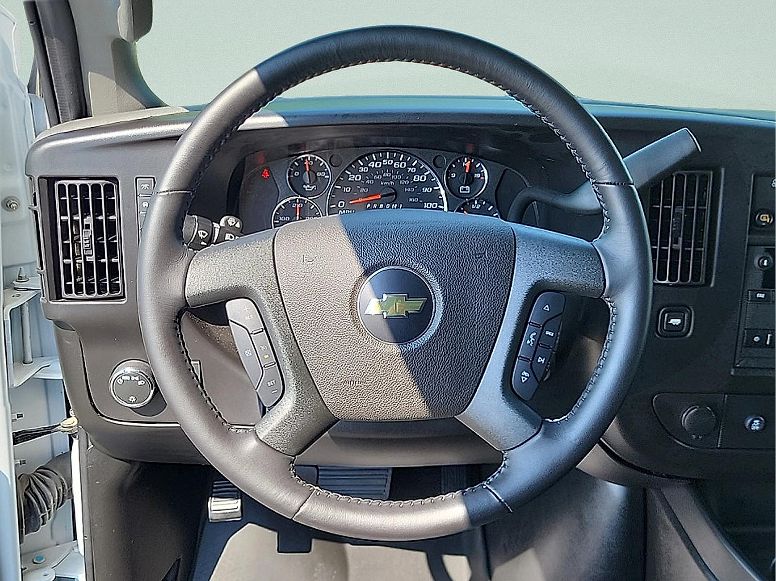 Used 2023 Chevrolet Express 3500 w/ Driver Convenience Package RWD image 16
