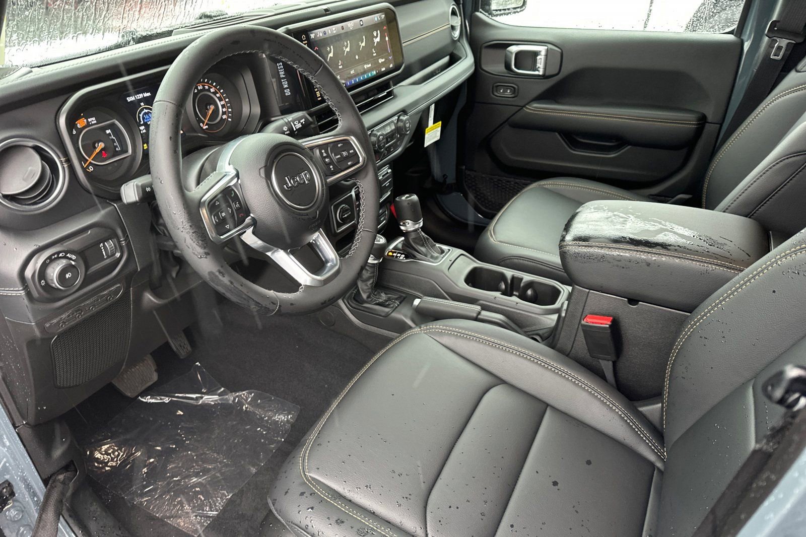 New 2026 Jeep Wrangler Unlimited Sahara AWD/4WD image 12