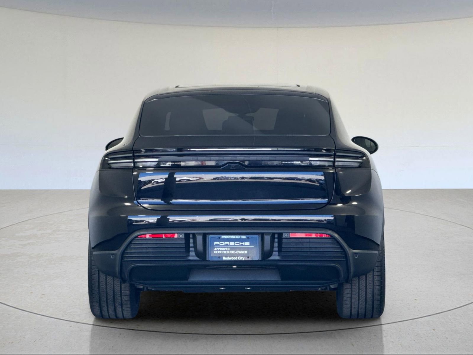 Certified 2025 Porsche Macan 4 Electric AWD/4WD image 7