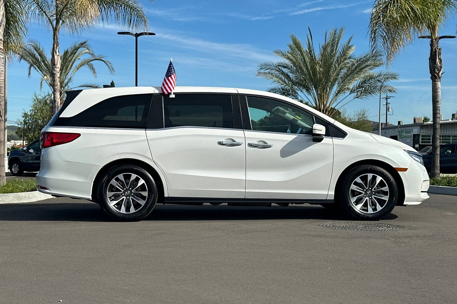 Used 2023 Honda Odyssey EX-L image 3