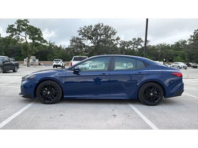 Used 2025 Toyota Camry SE FWD image 10