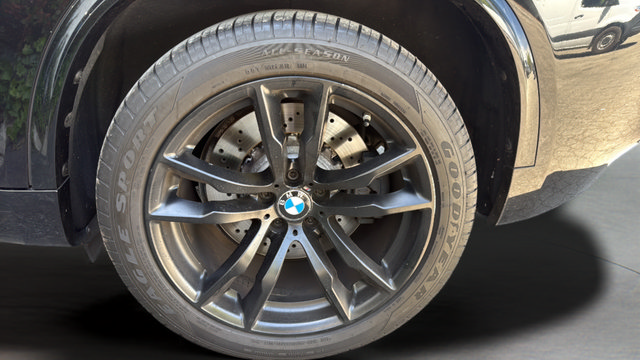 Used 2016 BMW X5 M AWD/4WD image 29