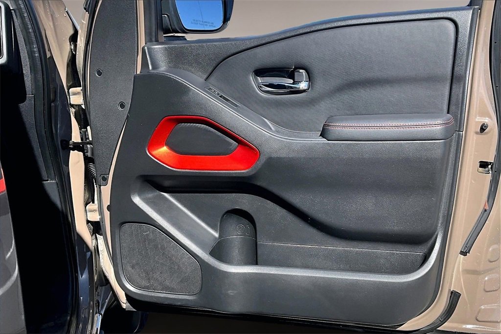 Used 2022 Nissan Frontier Pro-X w/ Technology Package image 18