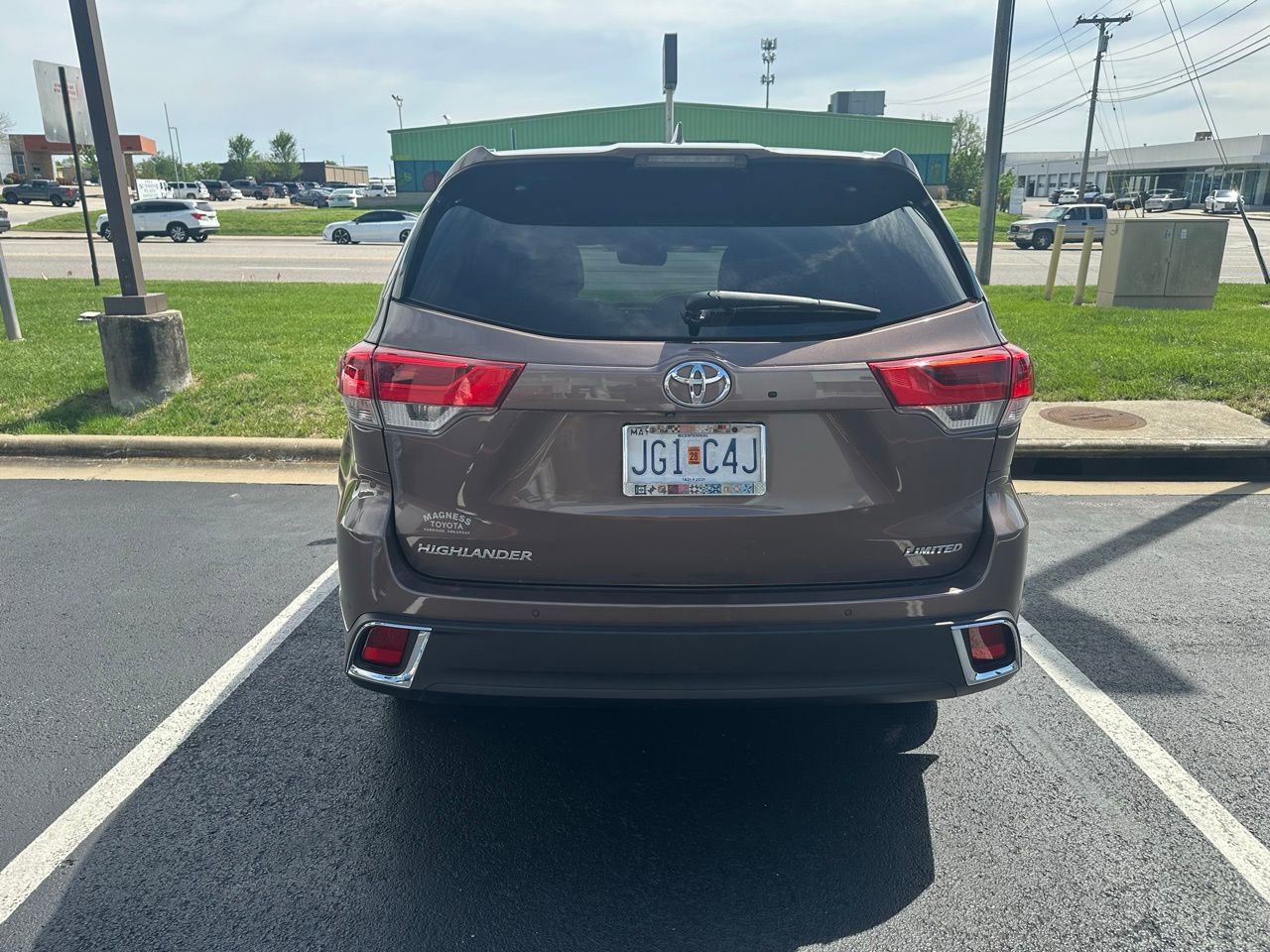 Used 2018 Toyota Highlander Limited Platinum FWD image 6