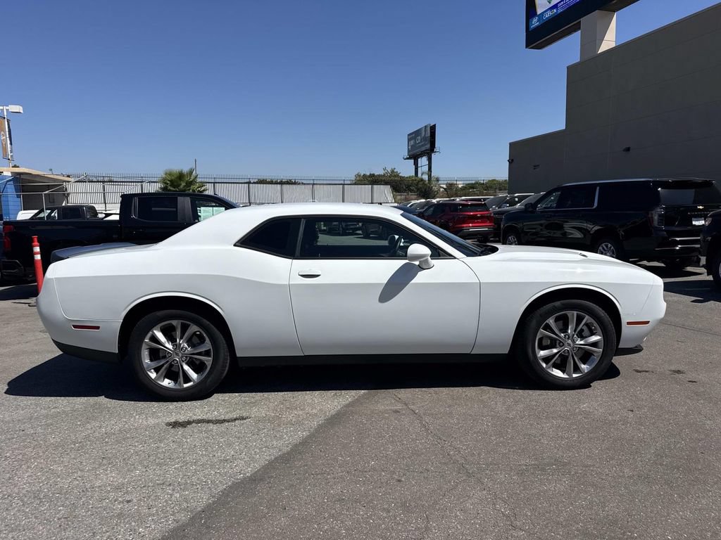 Used 2023 Dodge Challenger SXT AWD/4WD image 2