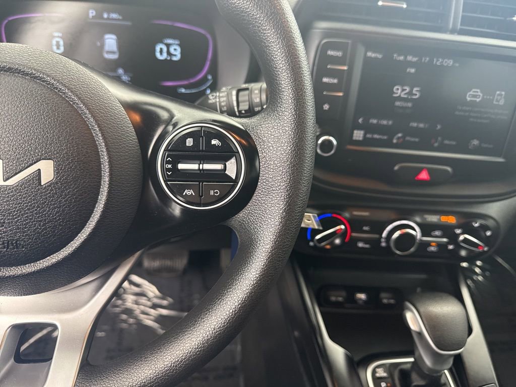Used 2023 Kia Soul LX w/ LX Technology Package FWD image 25